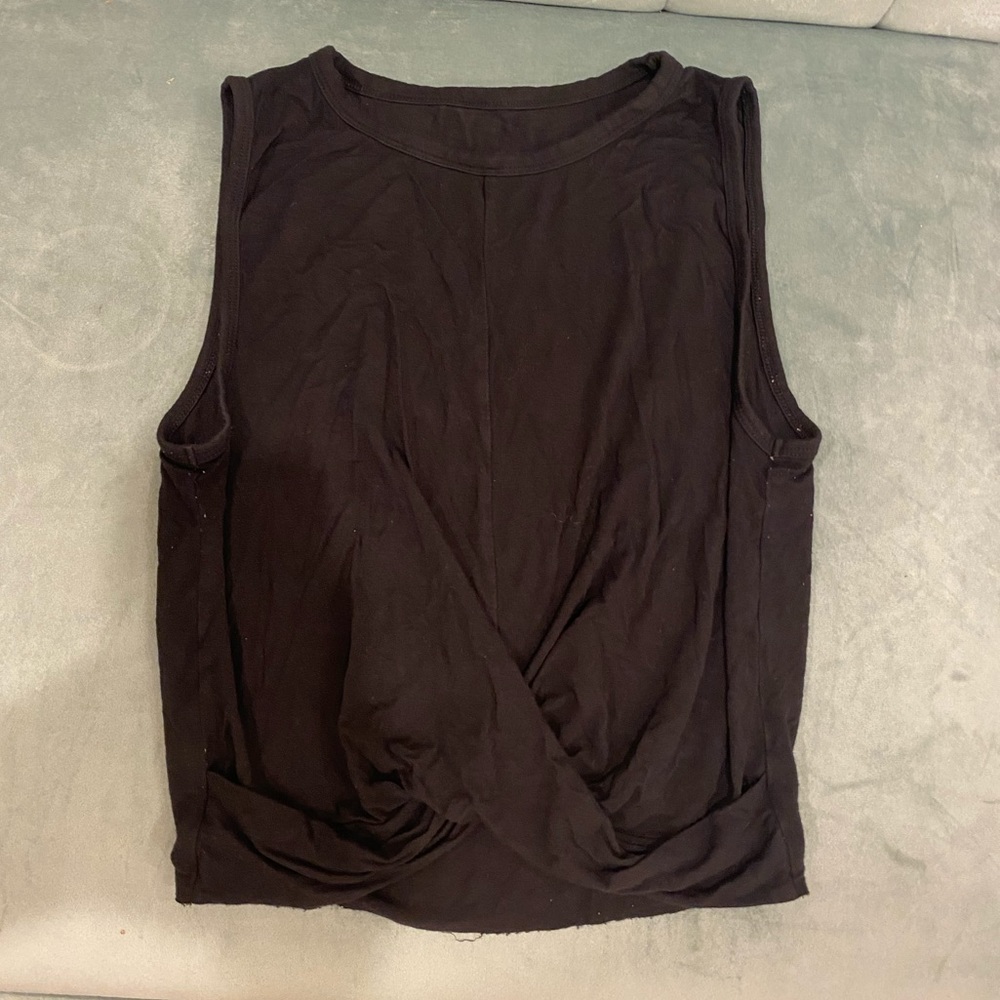 Alo black women’s crop tank